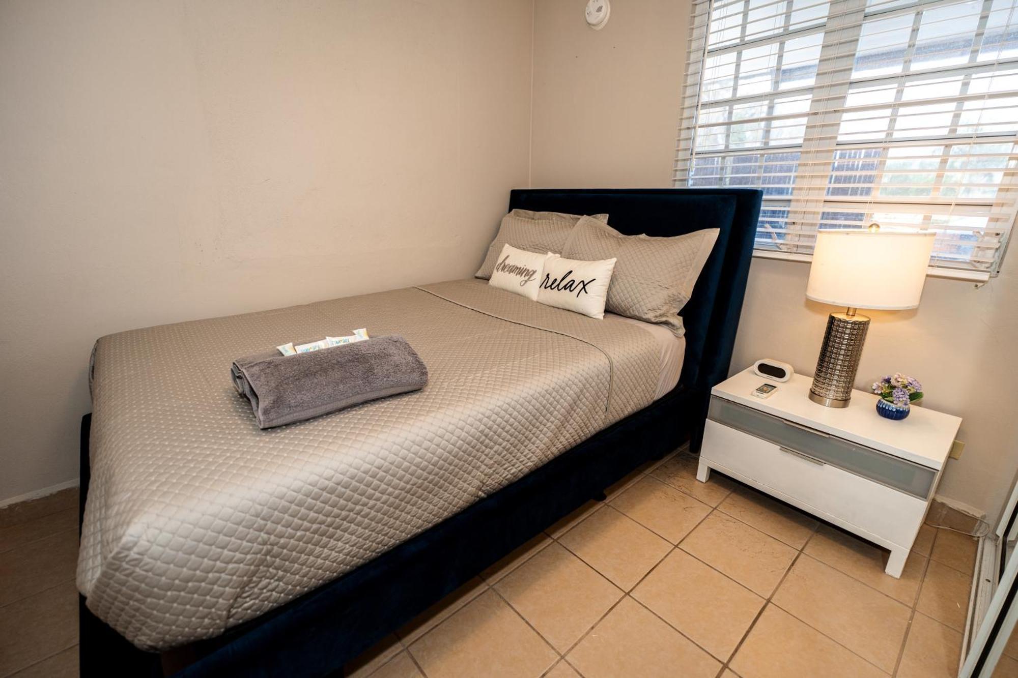 Private Jacuzzi Oasis With Mountain Views And Free Parking Apartment Ponce Luaran gambar