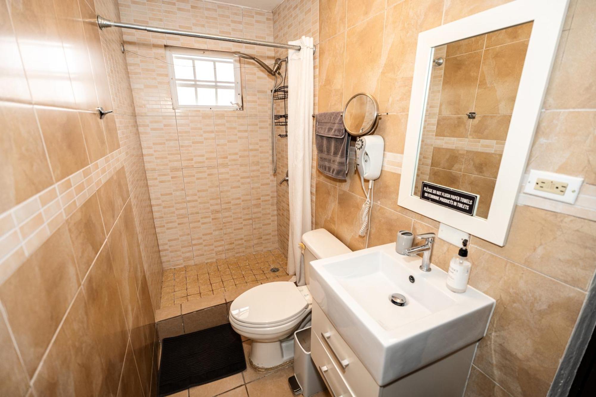 Private Jacuzzi Oasis With Mountain Views And Free Parking Apartment Ponce Luaran gambar